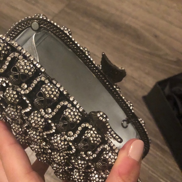 Gorgeous Skull Evening Clutch w Swarovski Crystals - Picture 6 of 8
